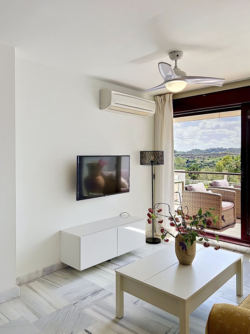 2 Bed Middle Floor Apartment in Selwo in Selwo — Apartment