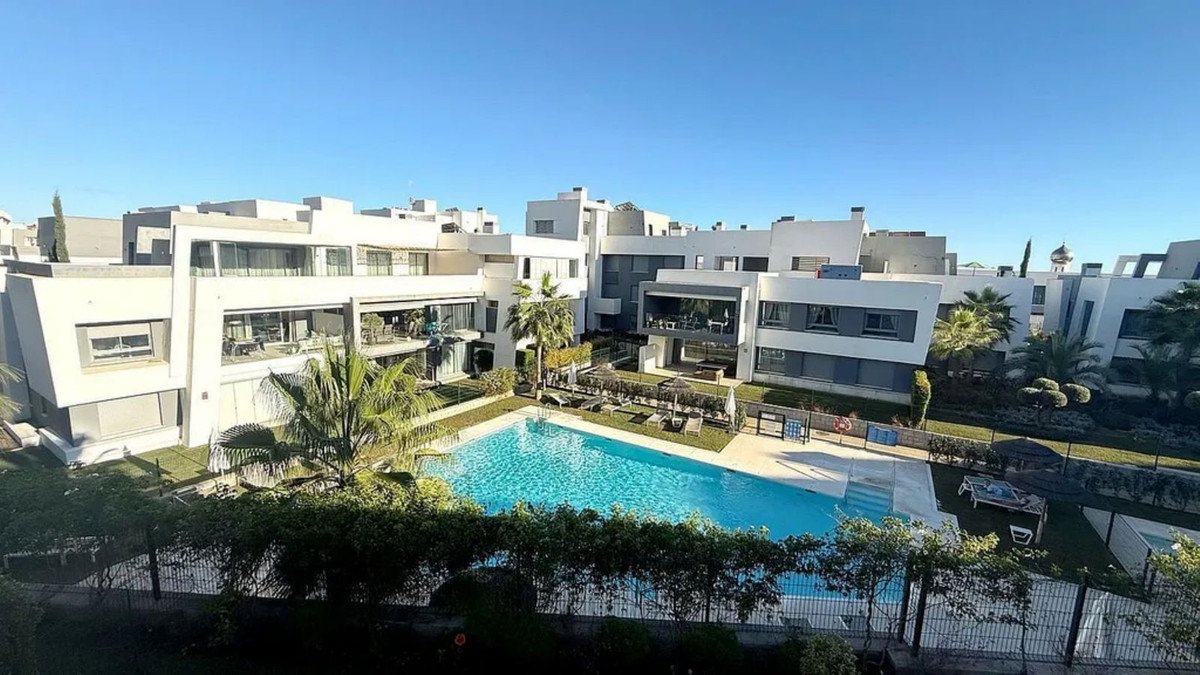 2 Bed شقة في الطابق الأوسط in Selwo في Selwo, شقة