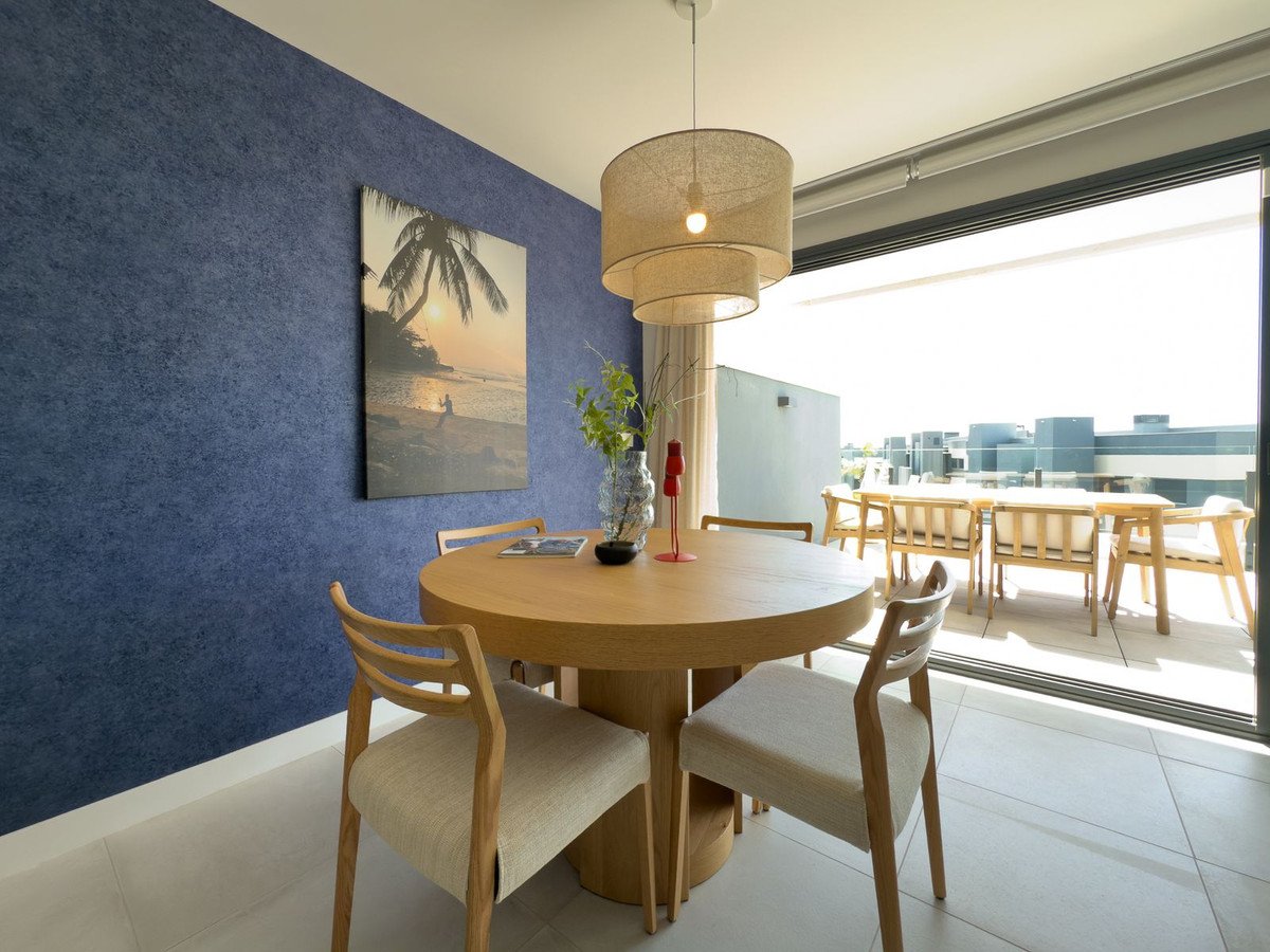 3 Bed شقة في الطابق الأوسط in Selwo في Selwo, شقة