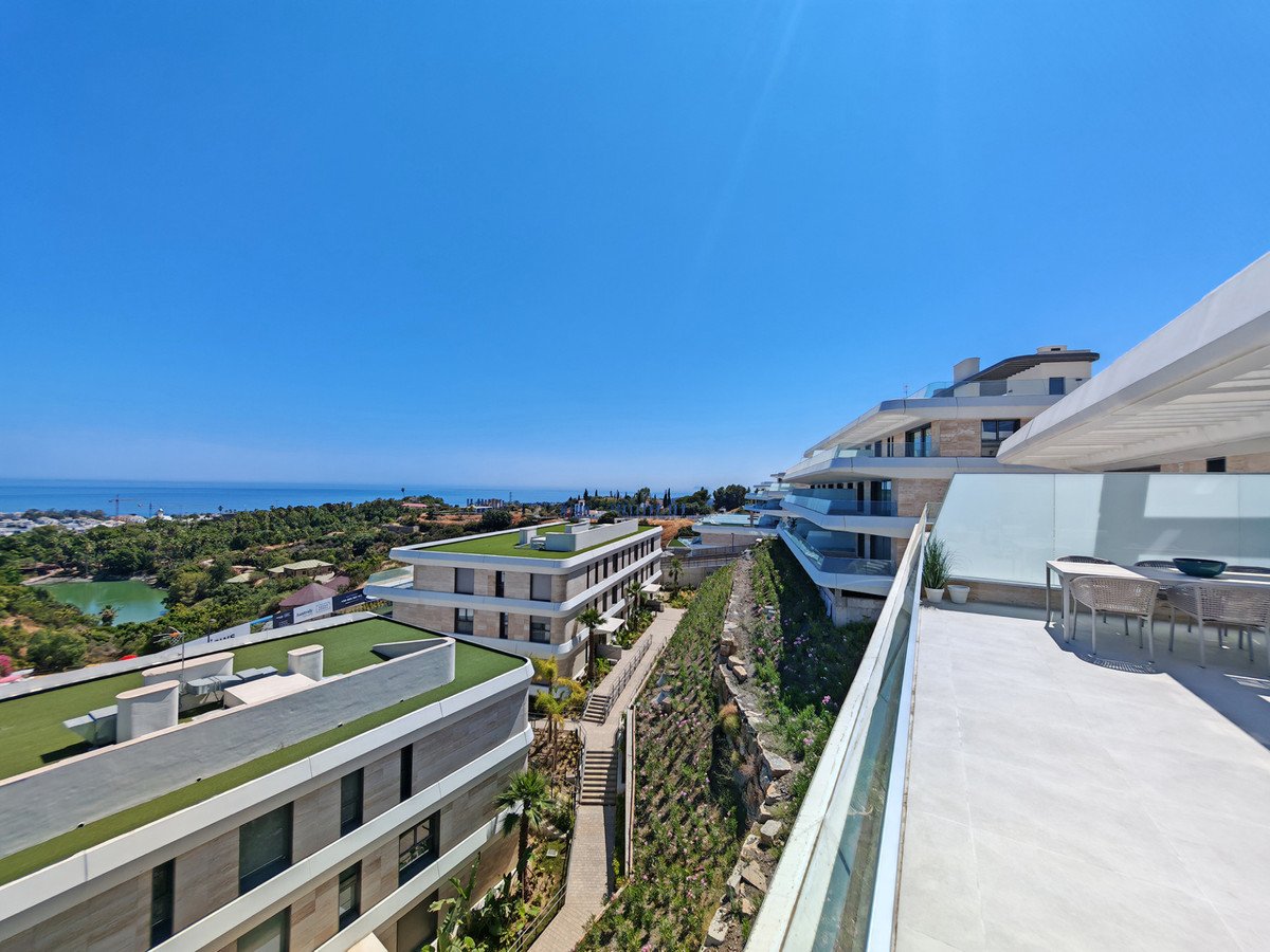 3 Bed Middle Floor Apartment in Selwo in Selwo, Apartment