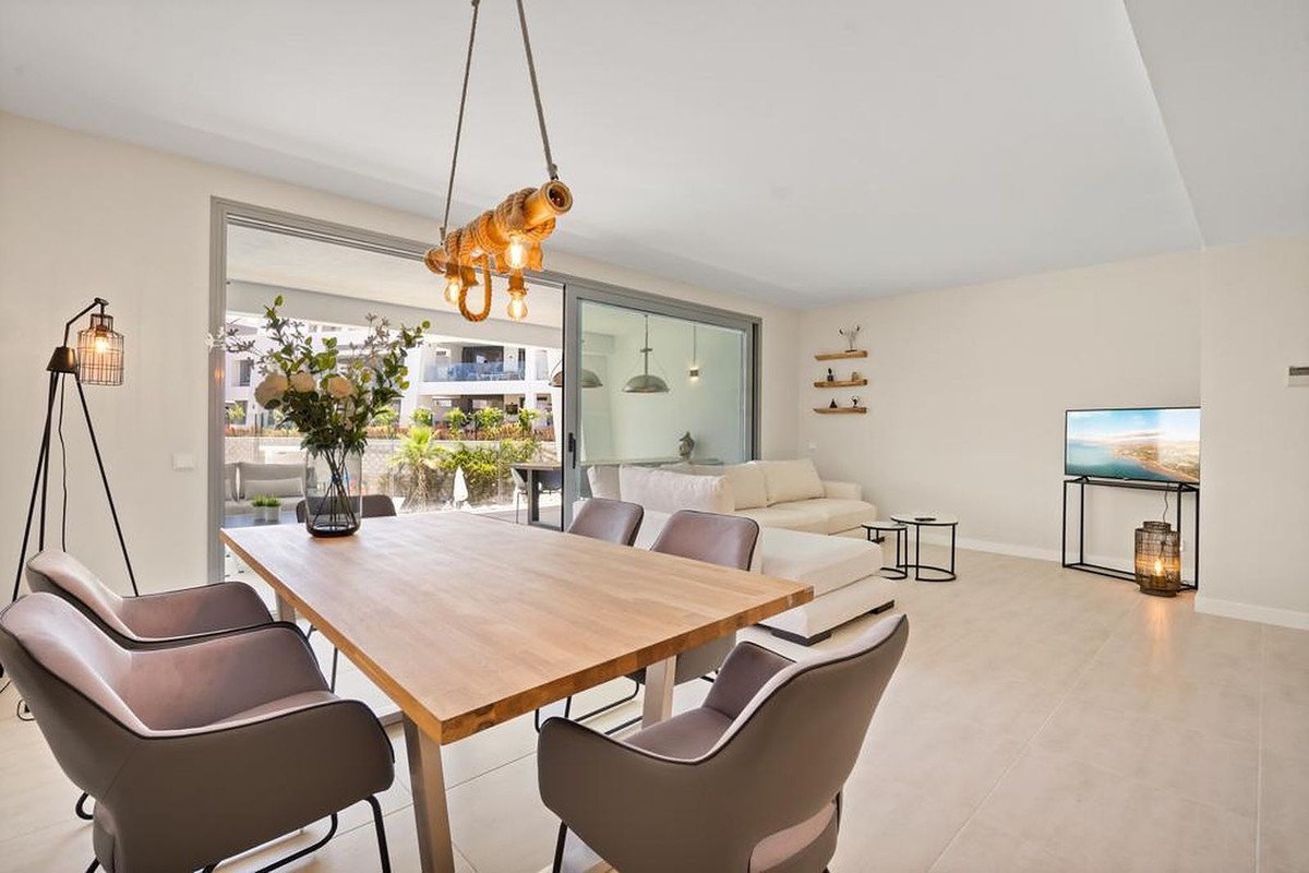 3 Bed Middle Floor Apartment in Selwo in Selwo, Apartment