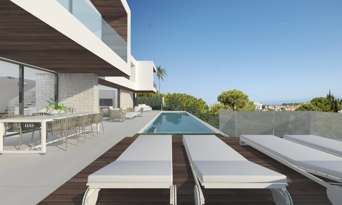 4 Bed New Development in Selwo في Selwo, 