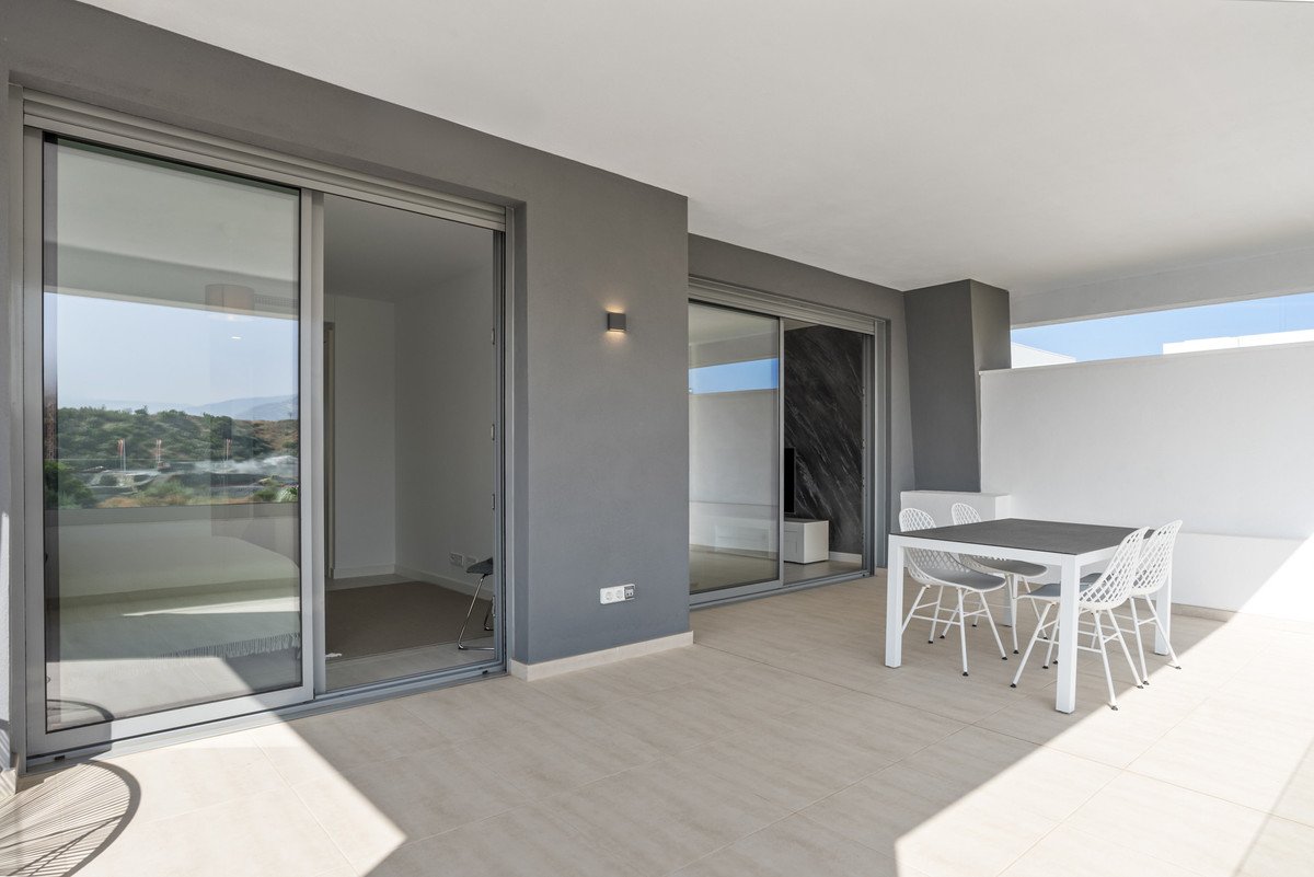 2 Bed Penthouse in Selwo in Selwo, Penthouse