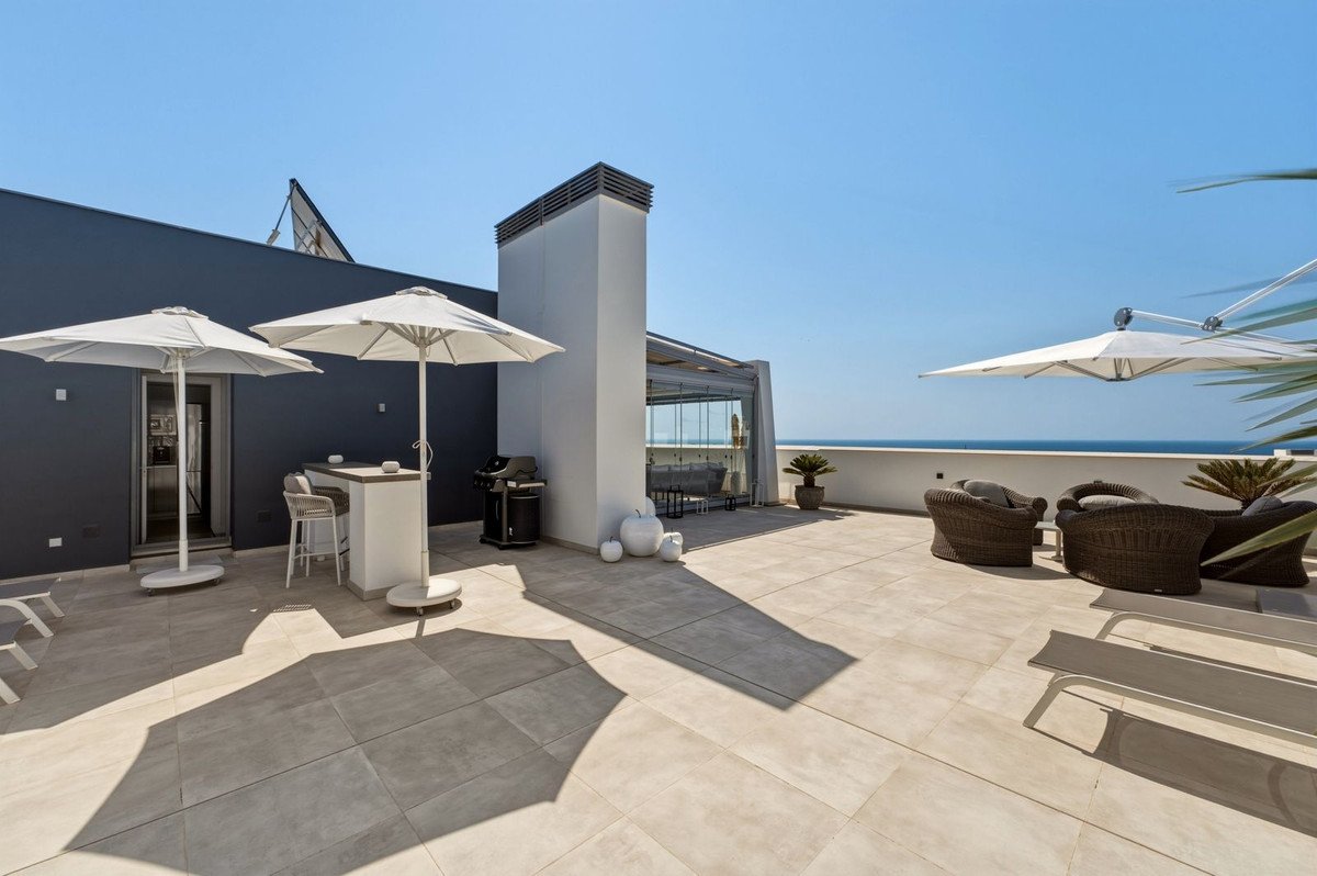 4 Bed Penthouse in Selwo in Selwo, Penthouse