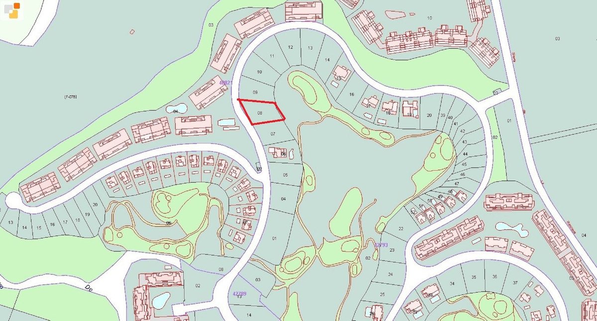 Map showing property VL257902 location in a planned community with green spaces