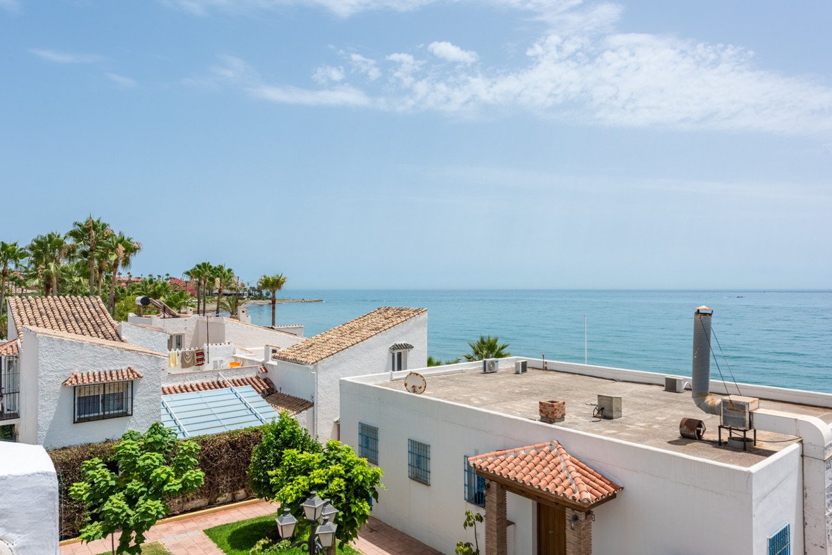 2 Bed Townhouse in Estepona in Estepona, Townhouse
