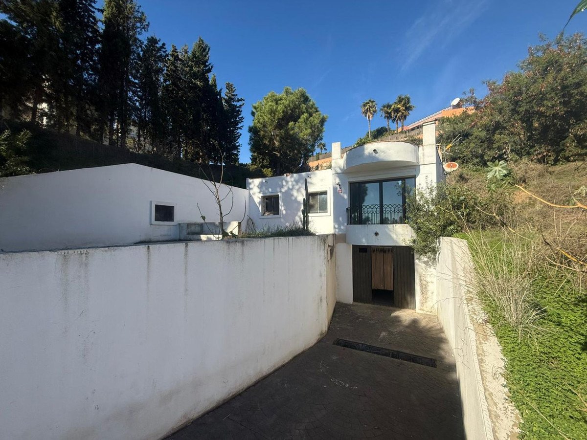 3 Bed Townhouse in Estepona in Estepona — Townhouse