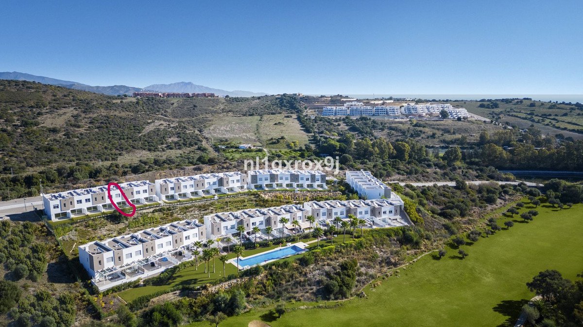 3 Bed Townhouse in Estepona in Estepona, Townhouse