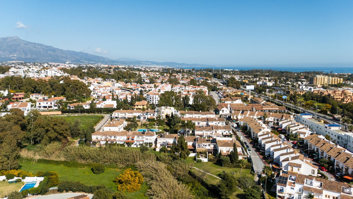 4 Bed Townhouse in Estepona in Estepona, Townhouse