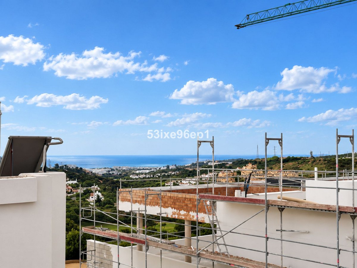 2 Bed Top Floor Apartment in Valle Romano in Valle Romano, Apartment
