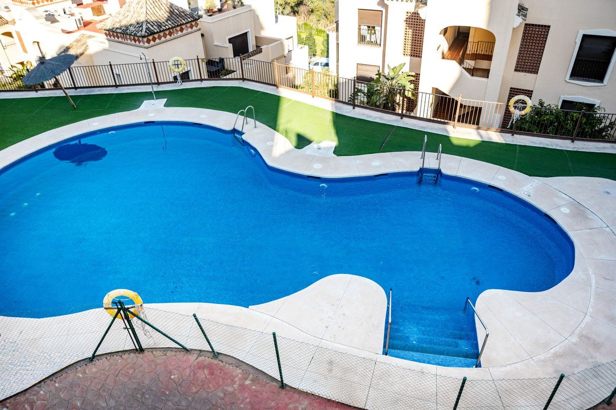 3 Bed شقة في الطابق الأرضي in Valle Romano في Valle Romano, شقة