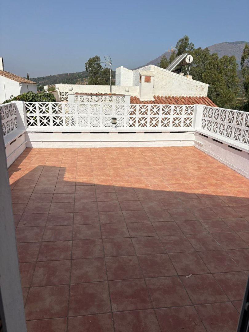 2 Bed Semi-Detached House in Estepona in Estepona, Semi-Detached House