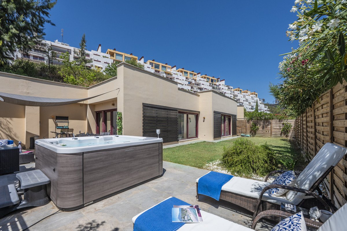 3 Bed Detached Villa in Estepona in Estepona, Detached Villa