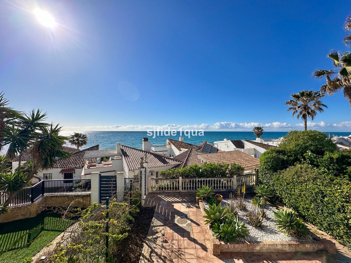 3 Bed Detached Villa in Estepona in Estepona, Detached Villa