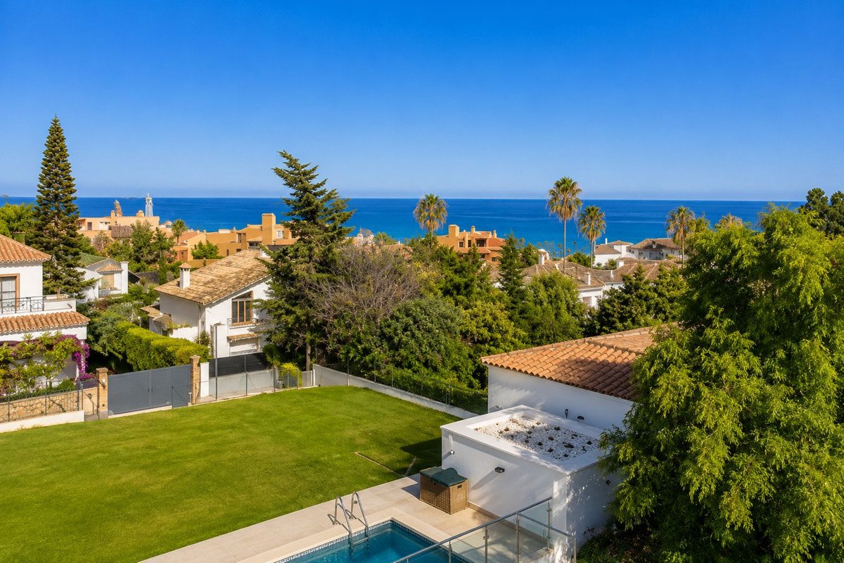 3 Bed Detached Villa in Estepona in Estepona, Detached Villa