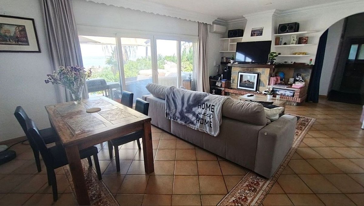 3 Bed Detached Villa in Estepona in Estepona, Detached Villa