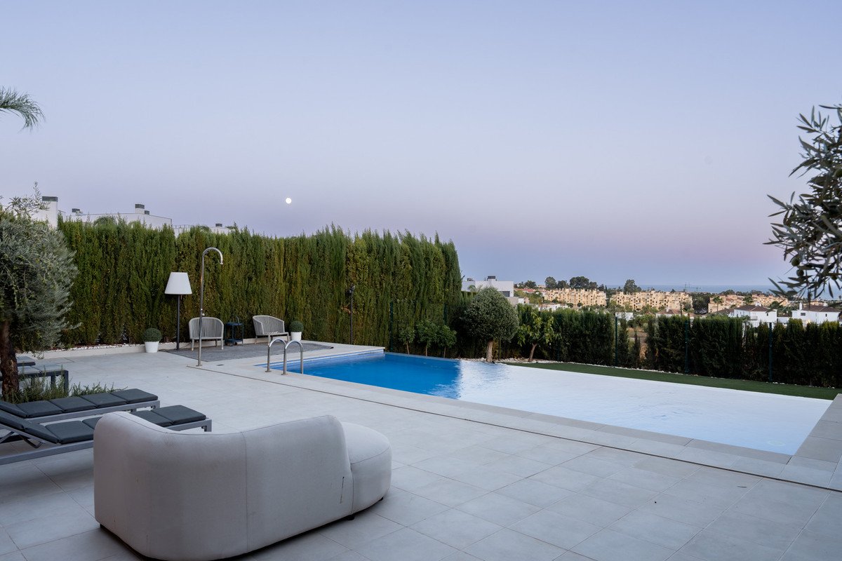4 Bed Detached Villa in Estepona in Estepona, Detached Villa