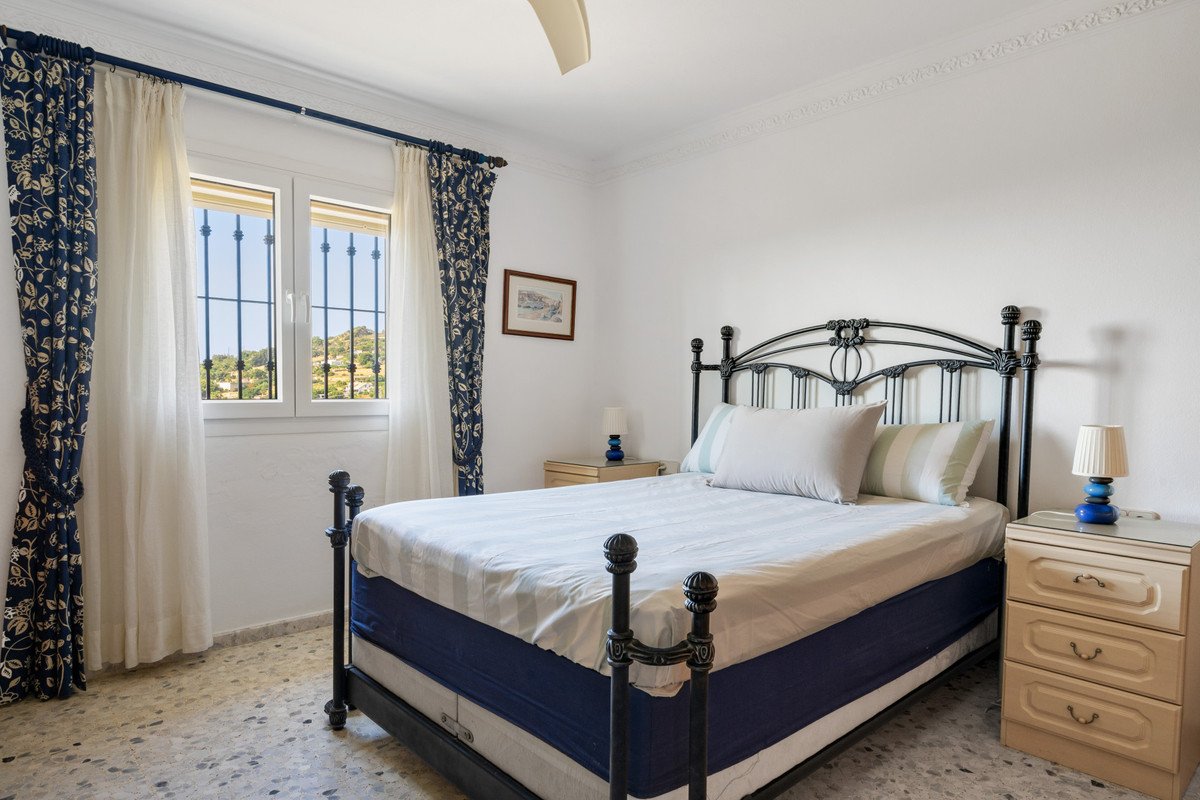 4 Bed Detached Villa in Estepona in Estepona, Detached Villa