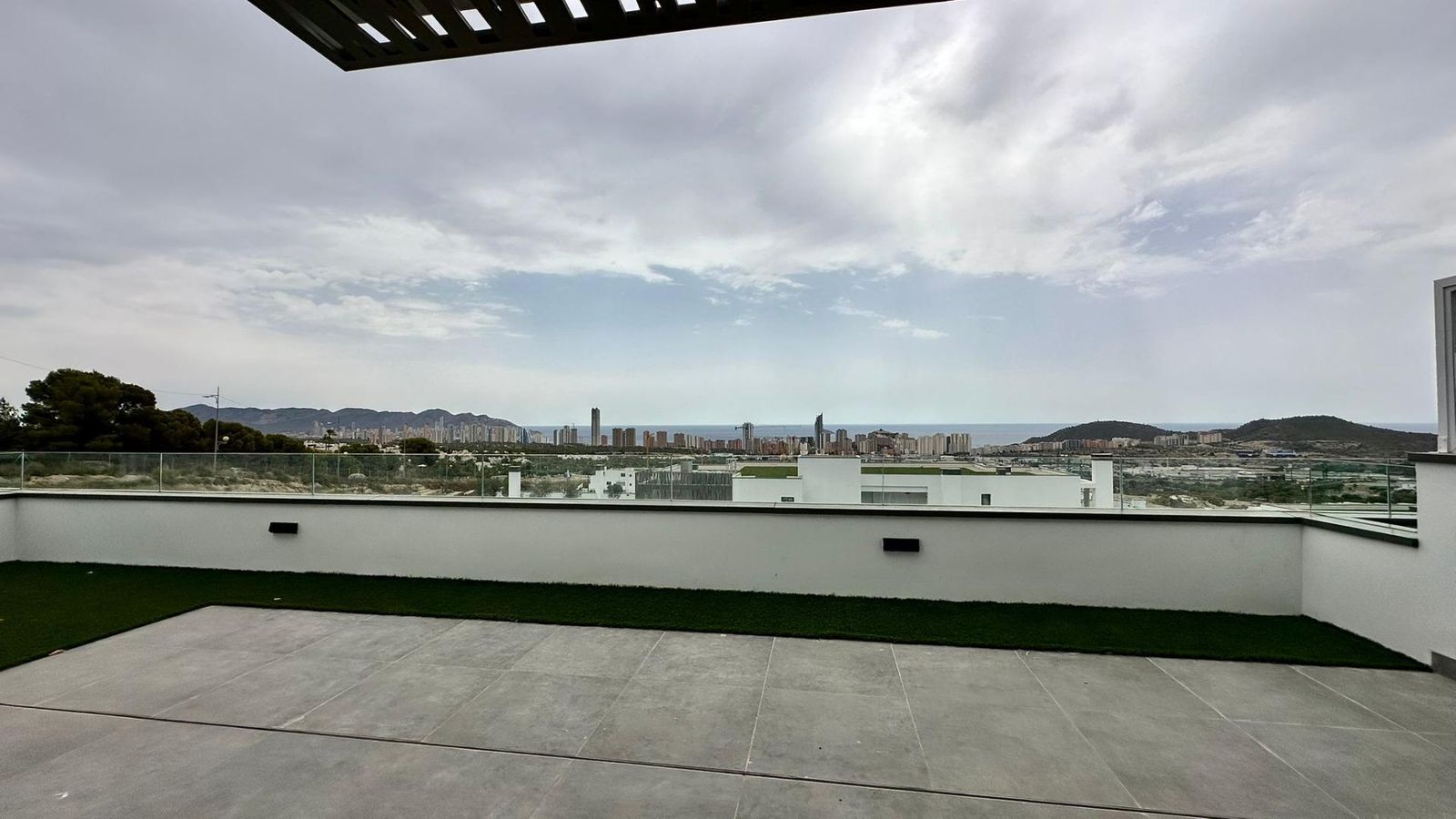 2 Bed Middle Floor Apartment in Finestrat 位于 Finestrat — 公寓