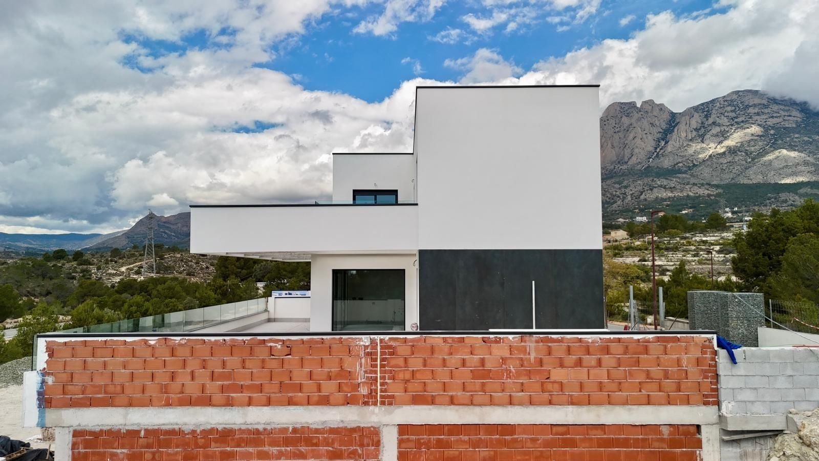 3 Bed Bungalow in Finestrat في Finestrat, فيلا