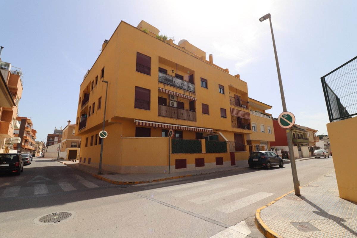 2 Bed Middle Floor Apartment in Formentera del Segura in Formentera del Segura — Apartment