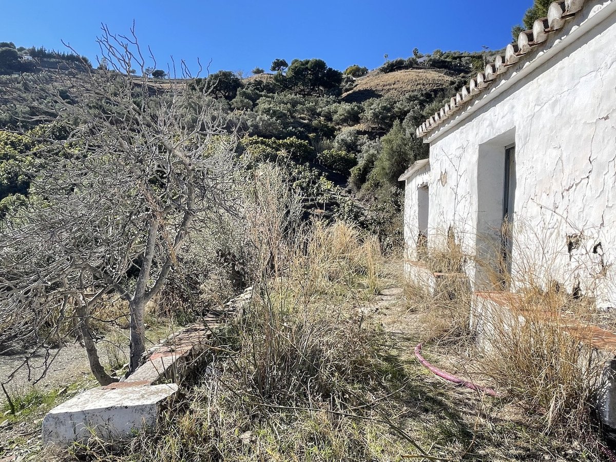 1 Bed Land with Ruin in Frigiliana v Frigiliana — Pozemok s ruinou