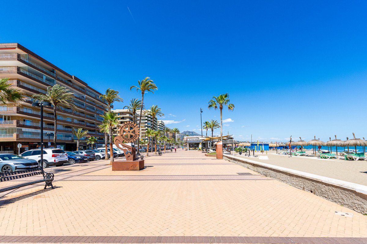 2 Bed Middle Floor Apartment in Fuengirola in Fuengirola — Apartment