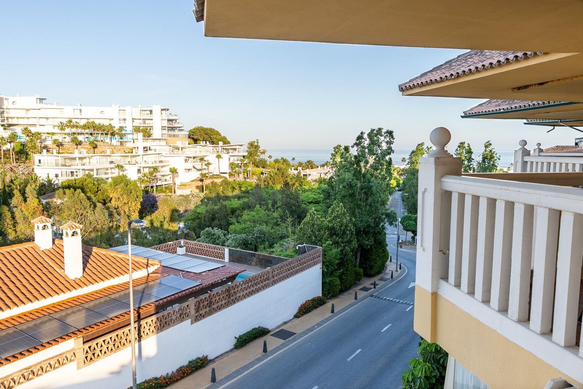 2 Bed Middle Floor Apartment in Fuengirola in Fuengirola, Apartment