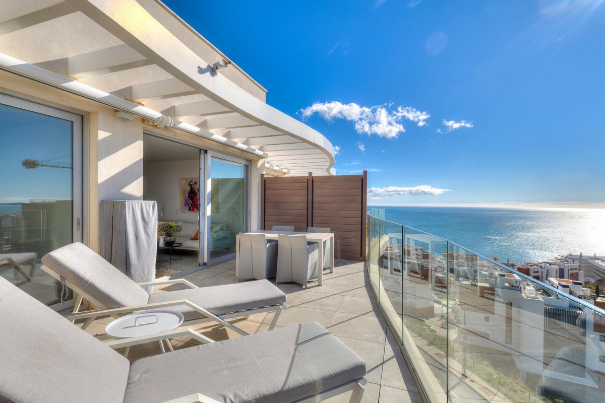 2 Bed Top Floor Apartment in Fuengirola in Fuengirola, Apartment