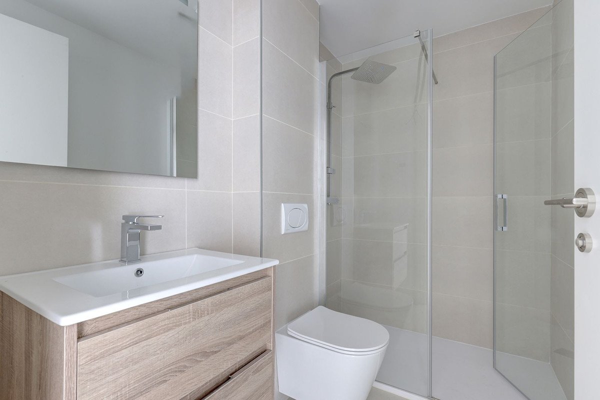 2 Bed Middle Floor Apartment in Fuengirola in Fuengirola — Apartment