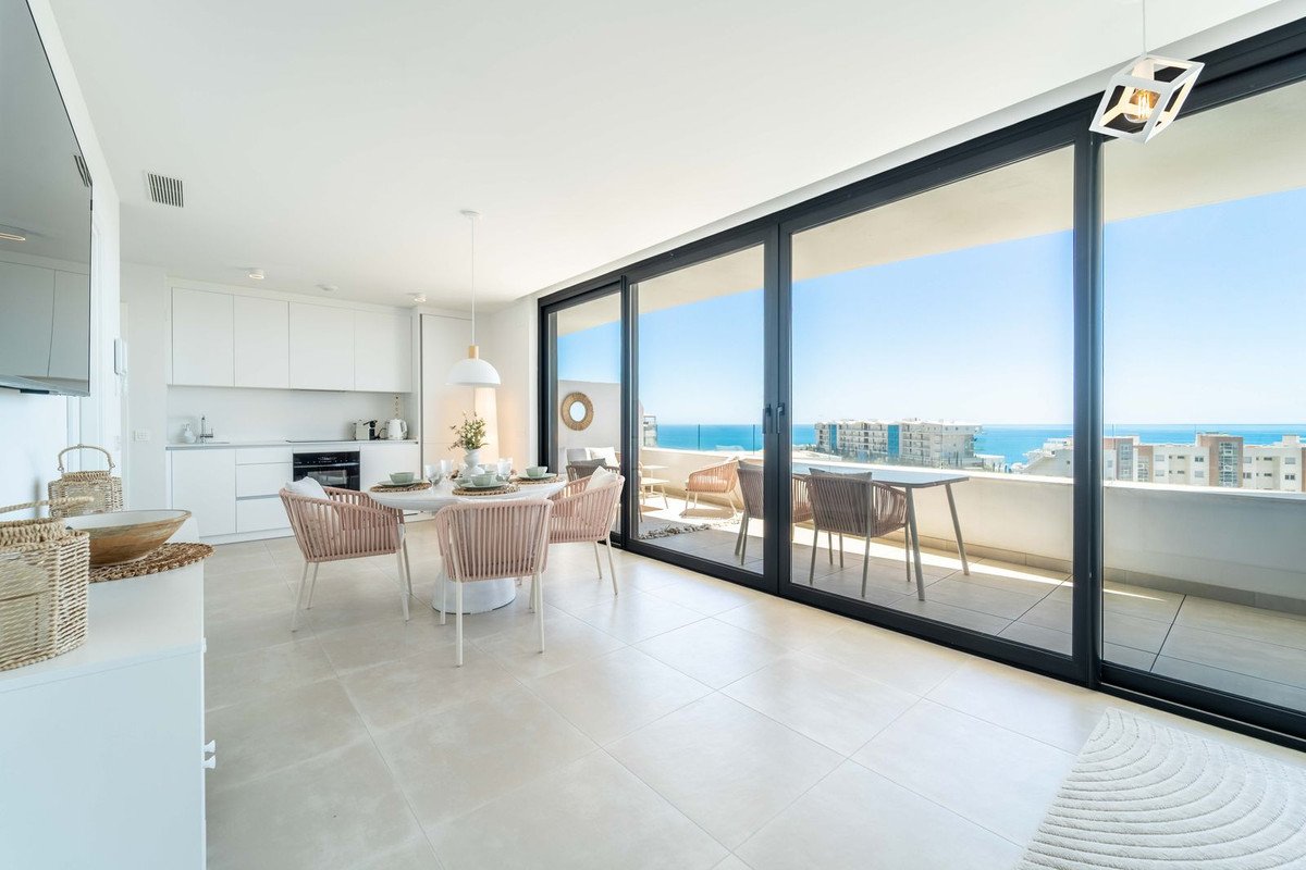 2 Bed Middle Floor Apartment in Fuengirola in Fuengirola, Apartment