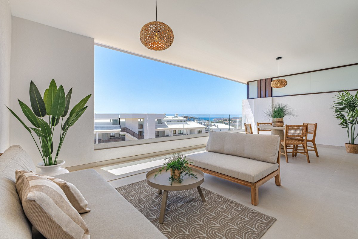 2 Bed Middle Floor Apartment in Fuengirola in Fuengirola, Apartment
