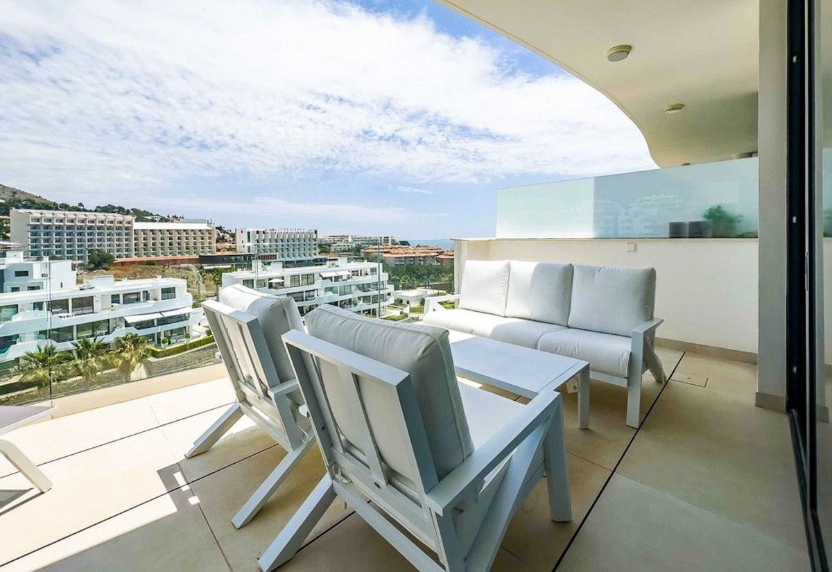 2 Bed Middle Floor Apartment in Fuengirola in Fuengirola — Apartment