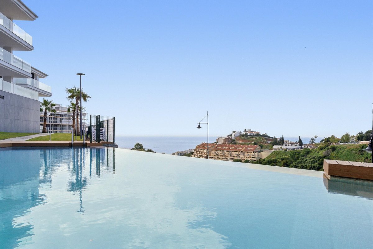 2 Bed Middle Floor Apartment in Fuengirola in Fuengirola, Apartment