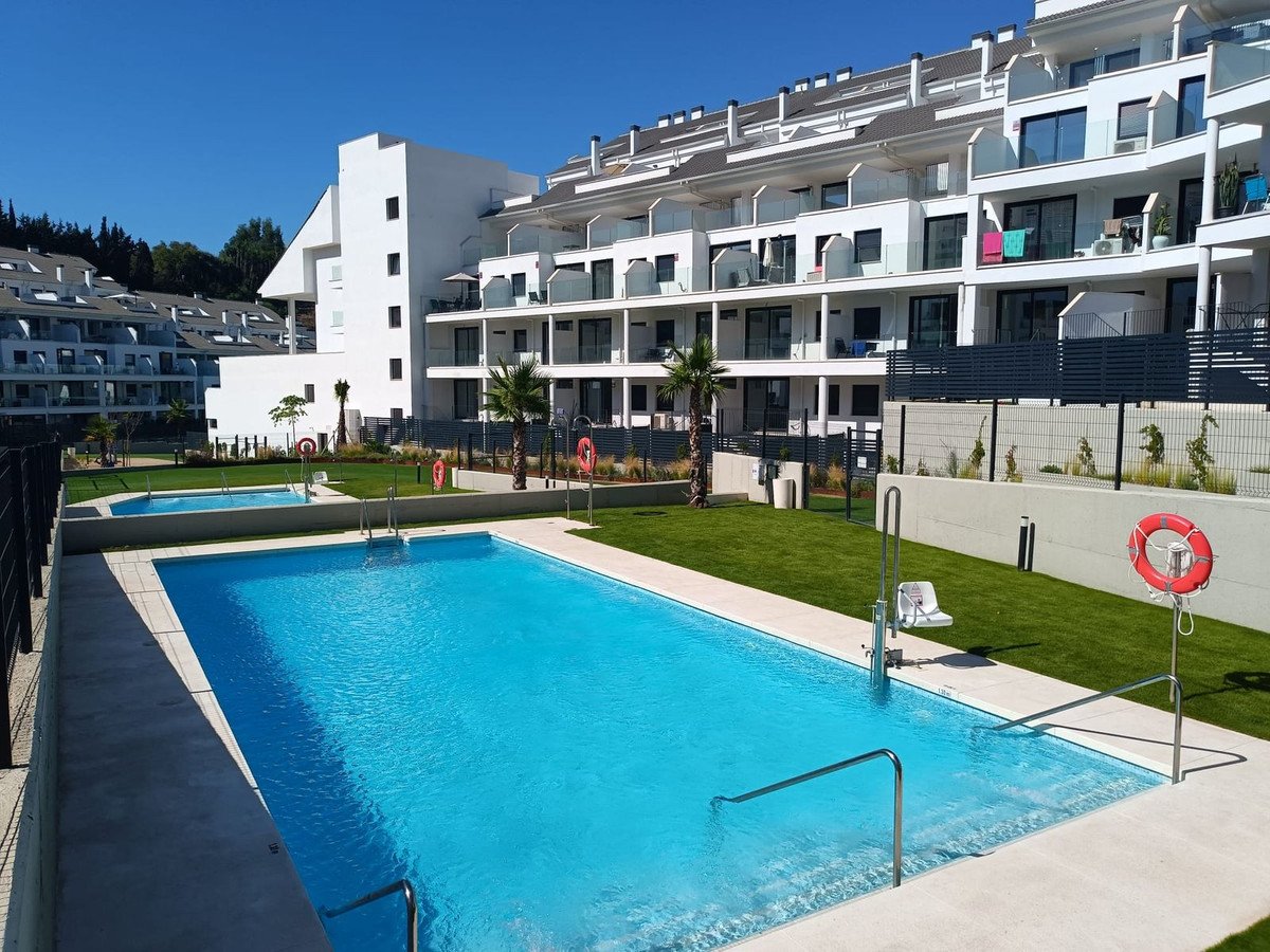 2 Bed Middle Floor Apartment in Fuengirola in Fuengirola, Apartment