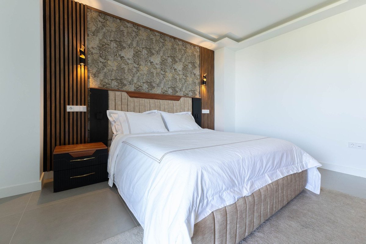 3 Bed Middle Floor Apartment in Fuengirola in Fuengirola — Apartment