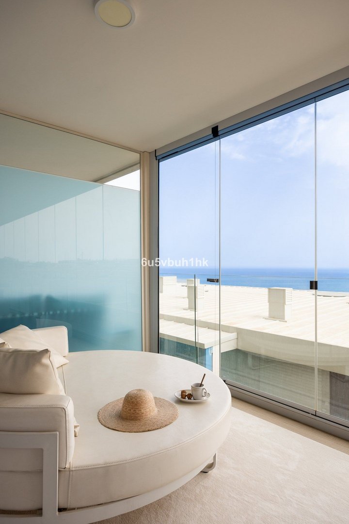 4 Bed Middle Floor Apartment in Fuengirola in Fuengirola, Apartment