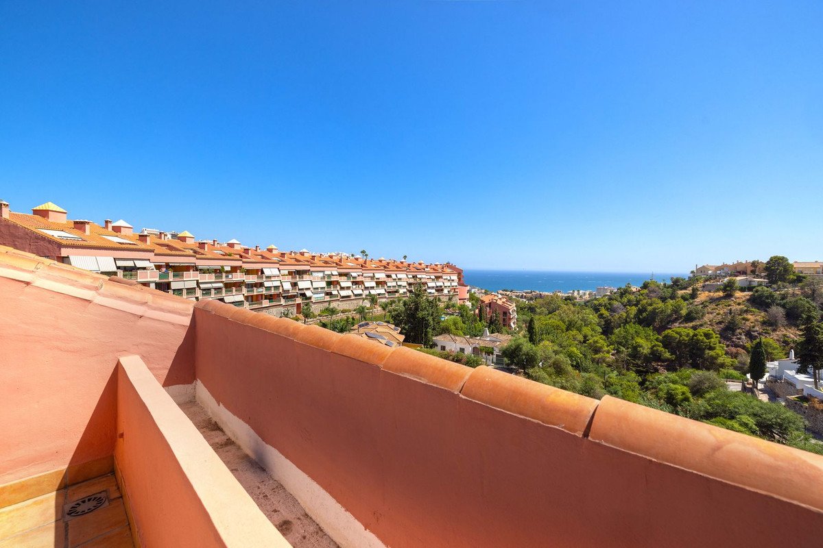 4 Bed Top Floor Apartment in Fuengirola in Fuengirola, Apartment