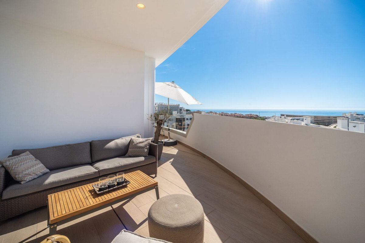 4 Bed Middle Floor Apartment in Fuengirola in Fuengirola, Apartment