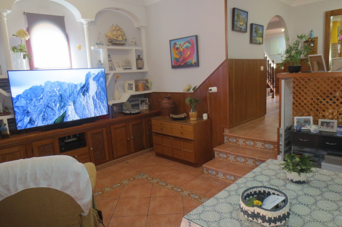 4 Bed منزل شبه منفصل in El Coto في El Coto, منزل شبه منفصل