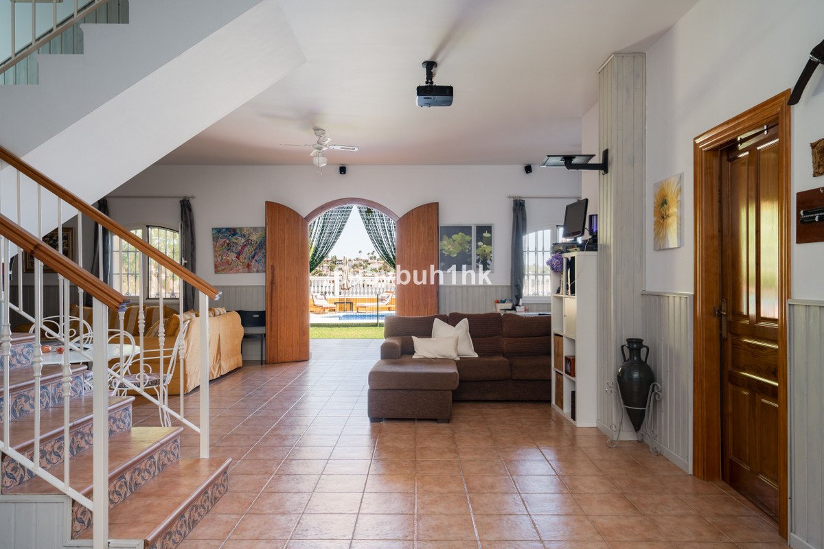 5 Bed Detached Villa in El Coto in El Coto, Detached Villa