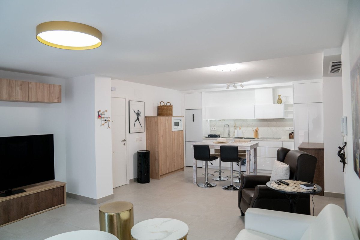 1 Bed 中层公寓 in Fuengirola 位于 Fuengirola, 公寓
