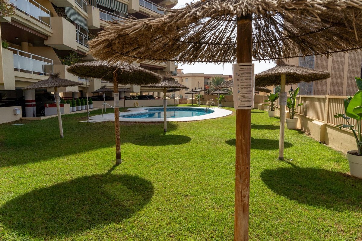 2 Bed شقة في الطابق الأوسط in Fuengirola في Fuengirola, شقة