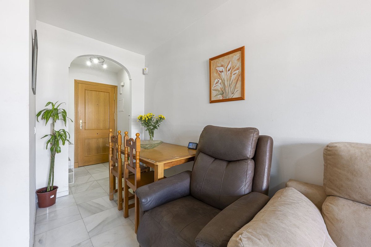 2 Bed דירה בקומה אמצעית in Fuengirola ב- Fuengirola, דירה