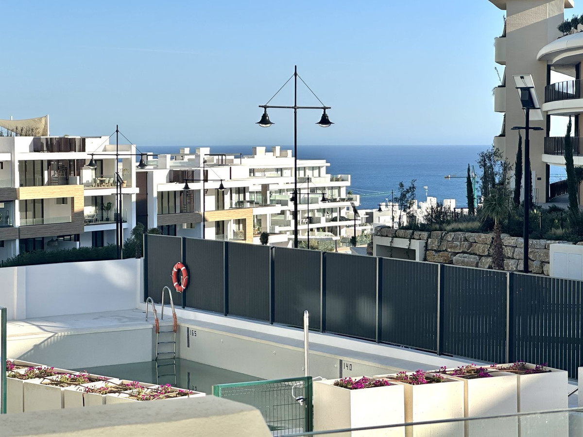 2 Bed شقة في الطابق الأوسط in Fuengirola في Fuengirola, شقة