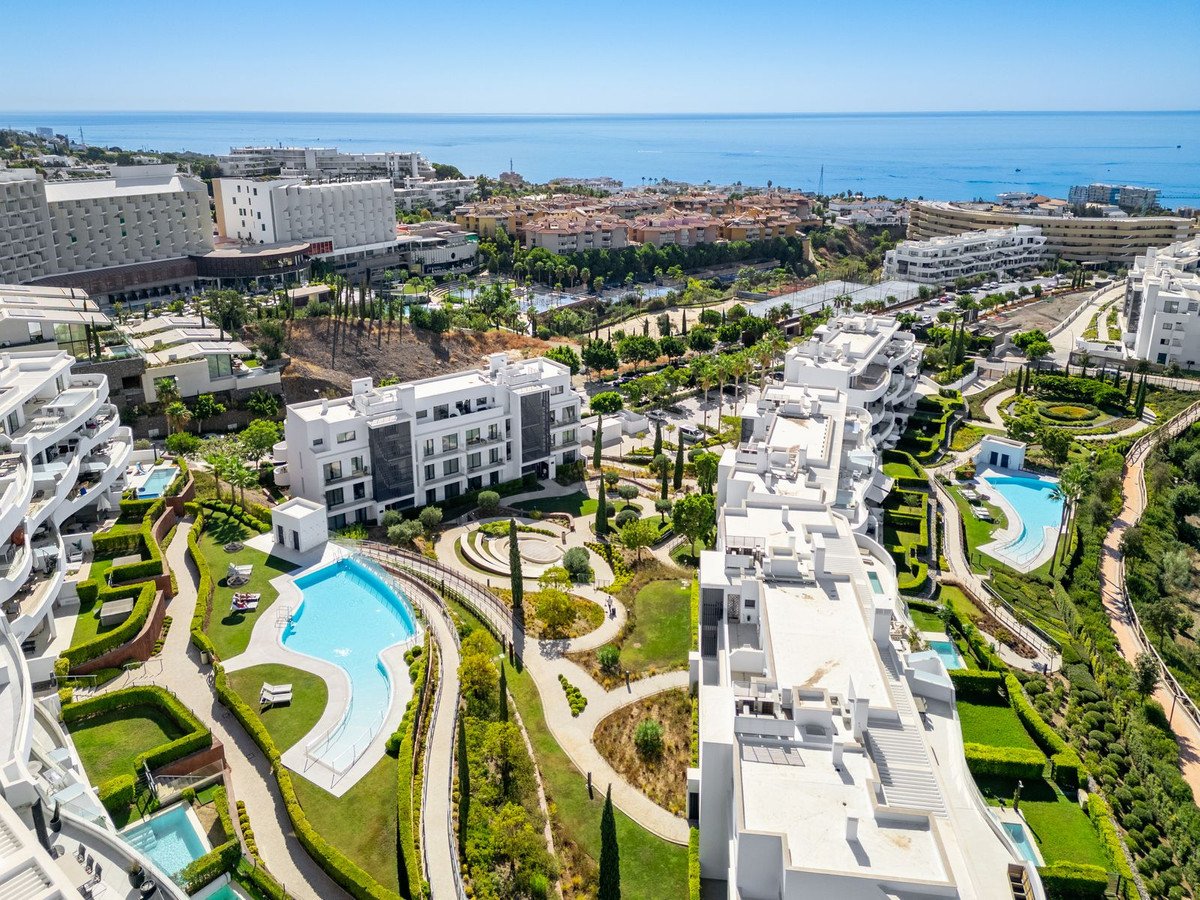 2 Bed شقة في الطابق الأوسط in Fuengirola في Fuengirola, شقة