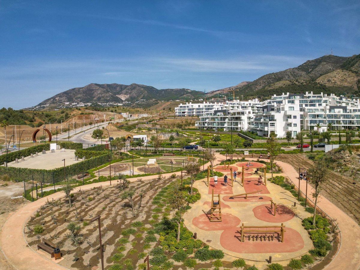 2 Bed شقة في الطابق العلوي in Fuengirola في Fuengirola, شقة