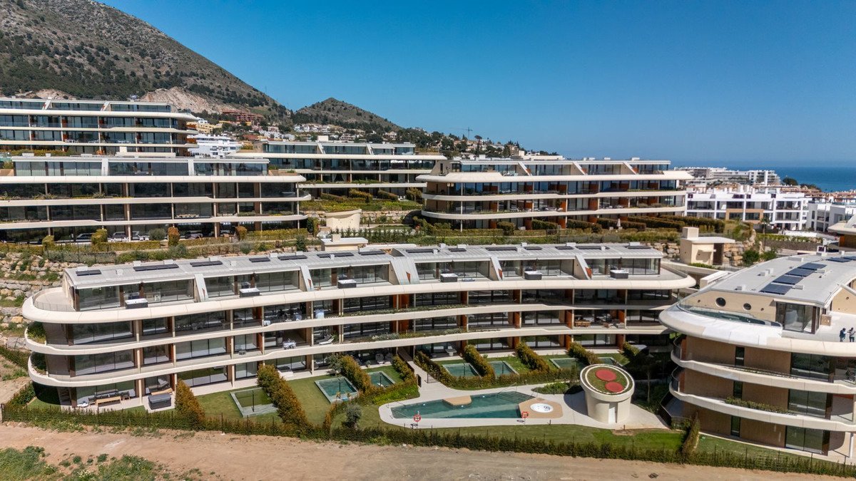 3 Bed Apartemen lantai tengah in Fuengirola di Fuengirola, Apartemen