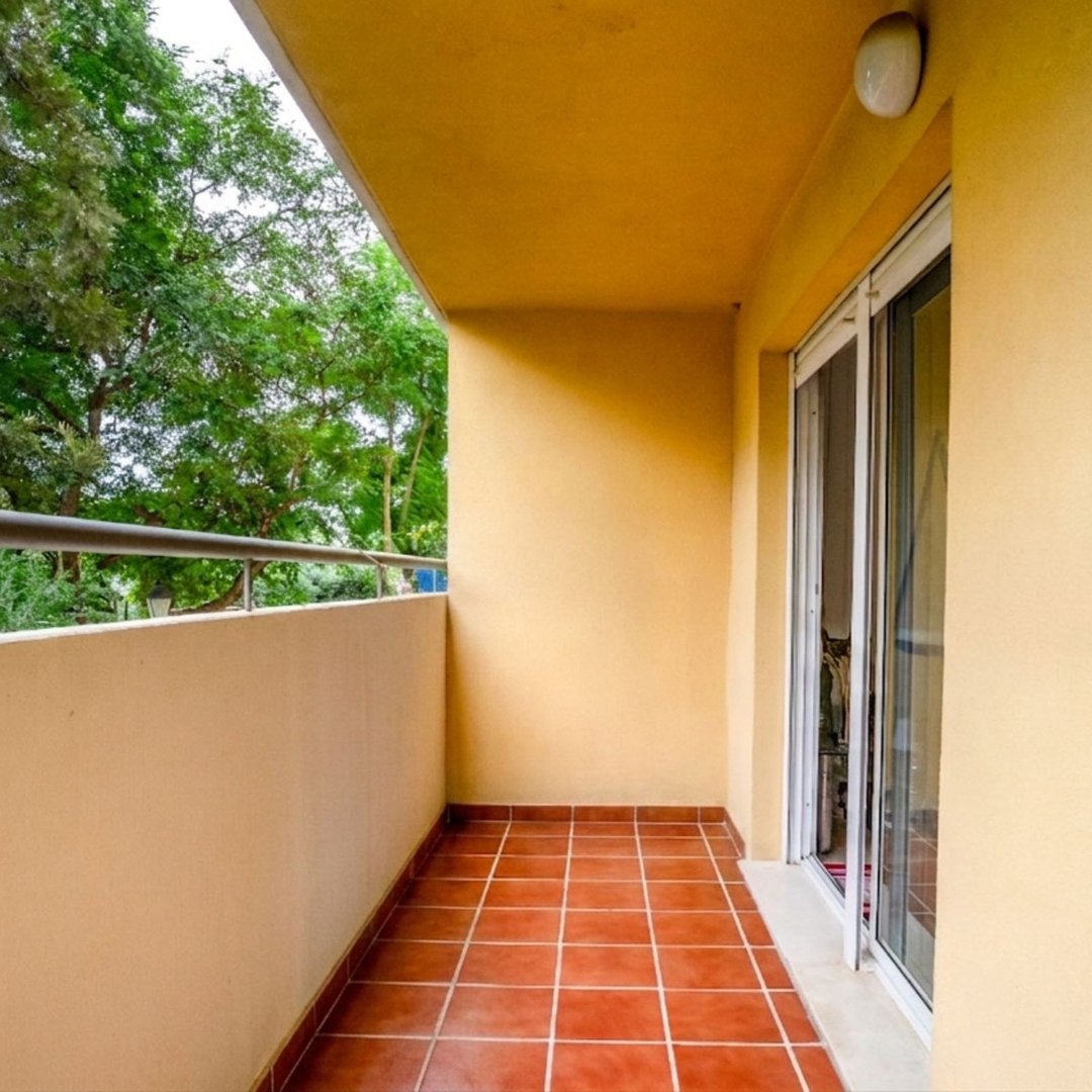 3 Bed شقة في الطابق الأوسط in Fuengirola في Fuengirola, شقة