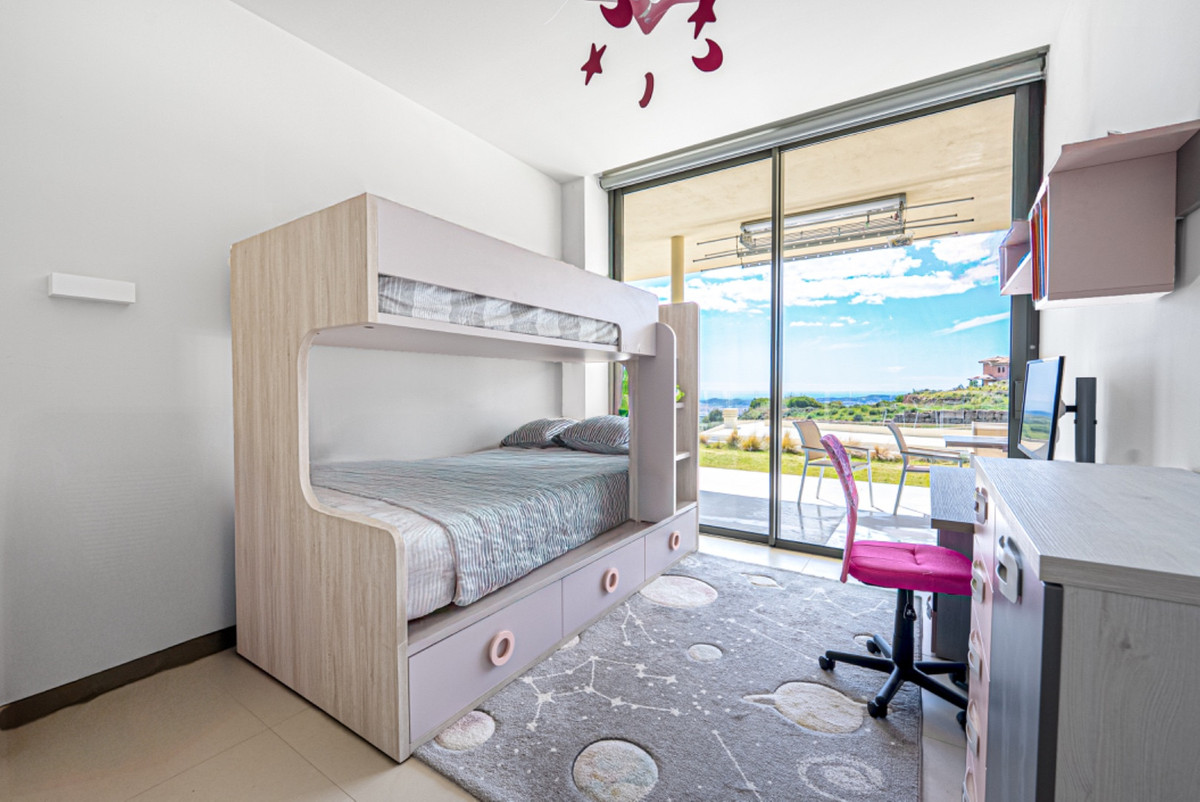 3 Bed דירת קרקע in Fuengirola ב- Fuengirola, דירה